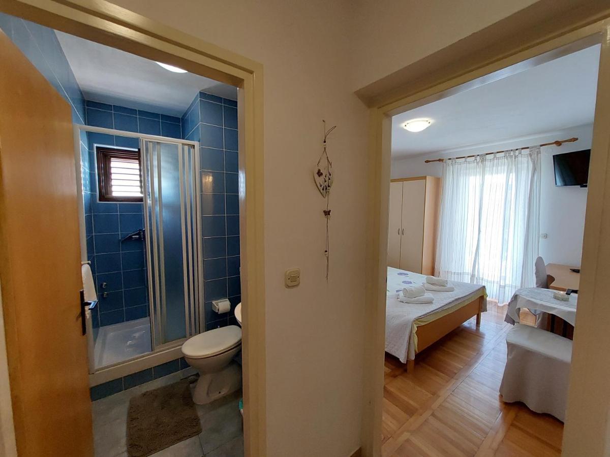 Apartmani Rahela Vodice Exteriör bild