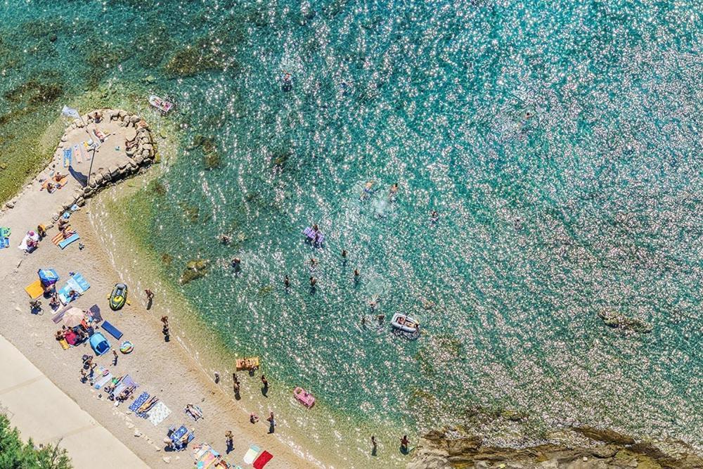Apartmani Rahela Vodice Exteriör bild