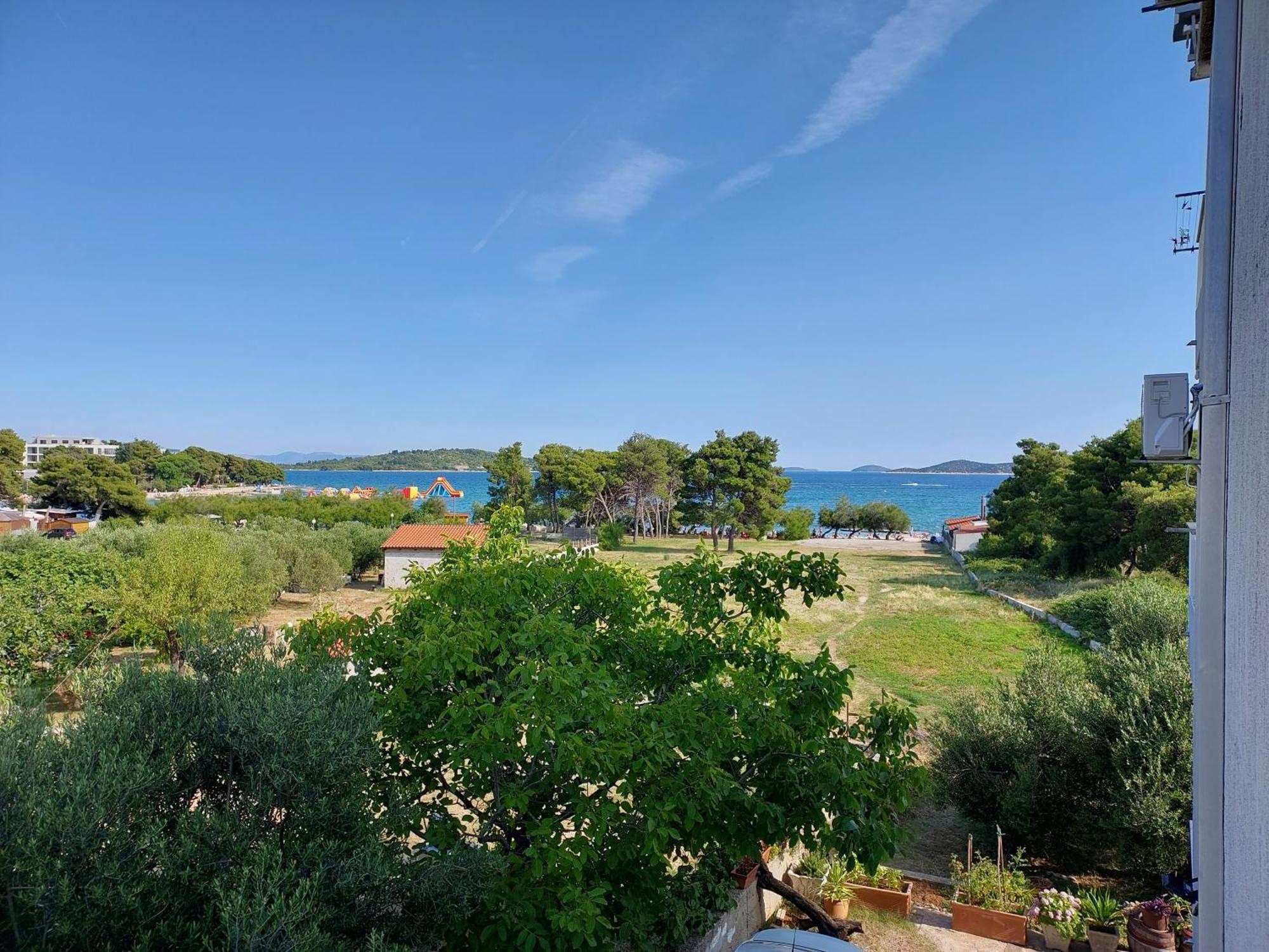 Apartmani Rahela Vodice Exteriör bild